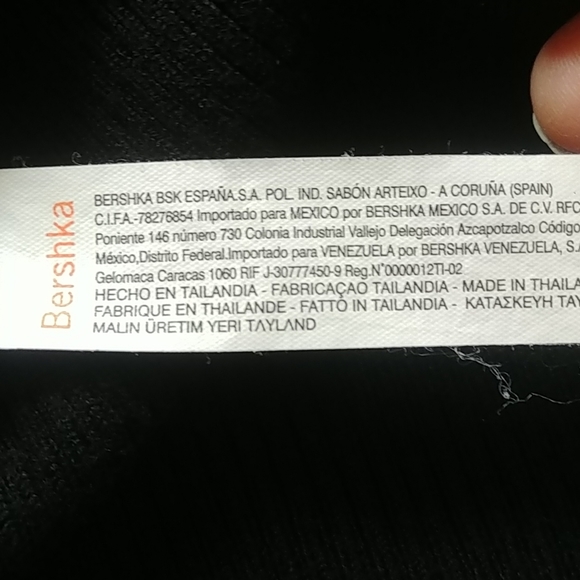 BERKSHA COLD SHOULDER TOP - Picture 8 of 8